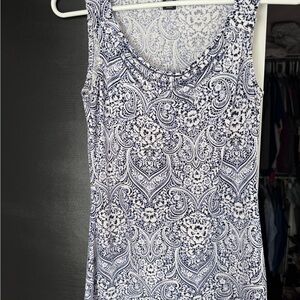 White House Black Market Royal Blue and White Paisley Top size XXS